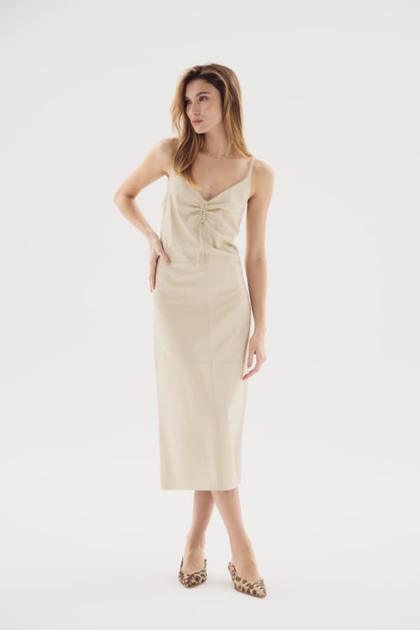 VESTIDO LENCERO HUESO NEUTRAL