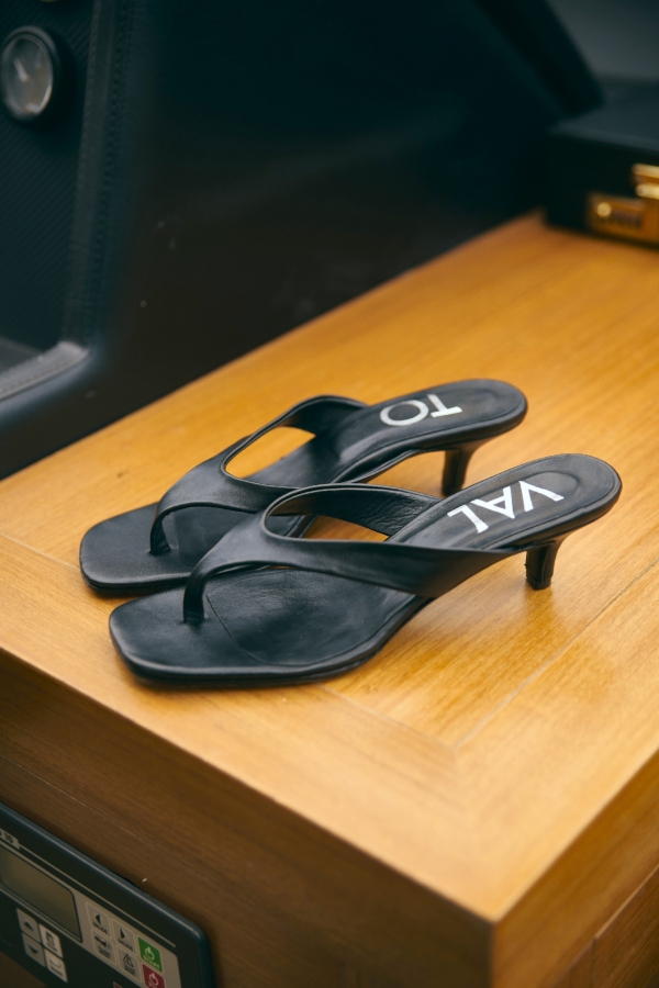 SANDALIA ROBBIE TOTAL BLACK